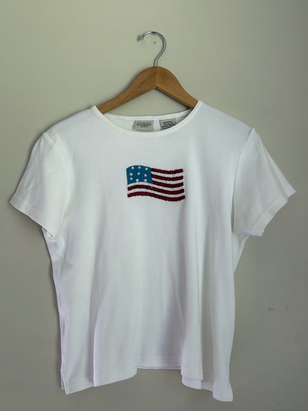 Vintage Beaded American Flag Tee 🇺🇸⭐️ | Classic Elements Petite | M Petite